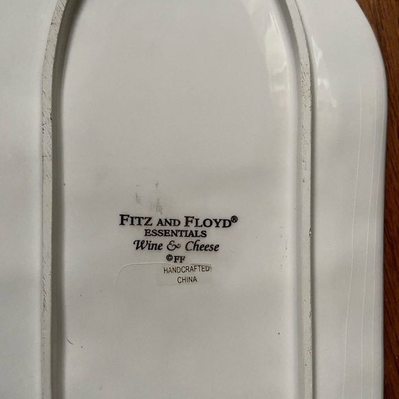 Fitz and Floyd Cheese, hanging, tray. Shaped like a wine bottle - Picture 5 of 5